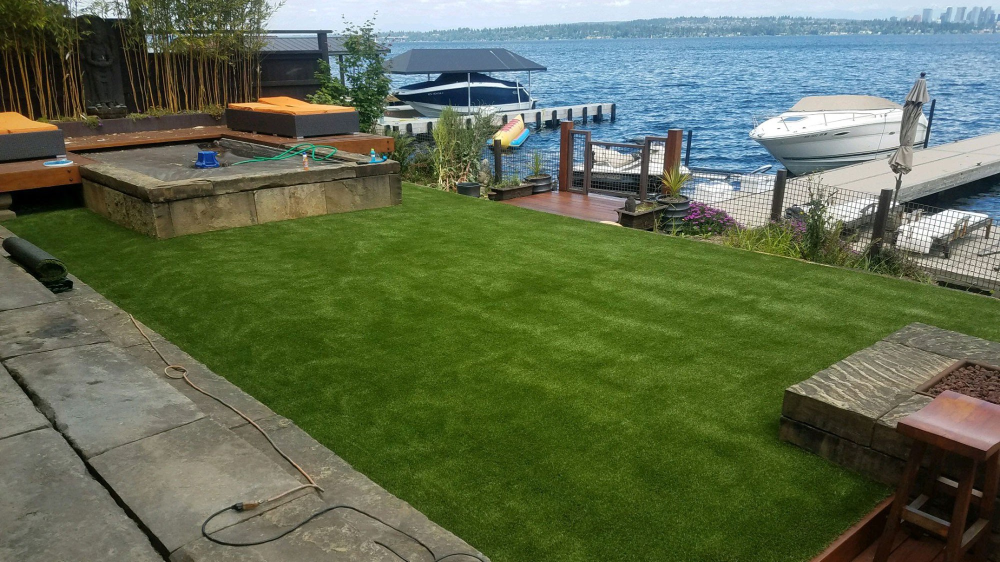 synthetic grass on lake home